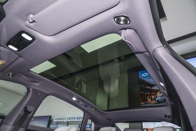 舱”：座椅会按摩颠簸路稳如坐船！冰球突破平台不是豪车却有 “头等(图5)